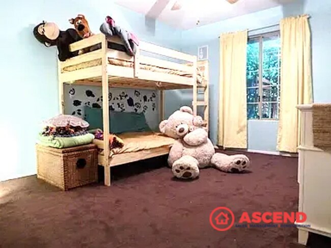 Building Photo - * MOVE IN SPECIAL!*