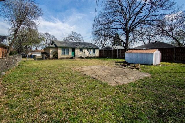 Building Photo - 1925 Hilltop Dr