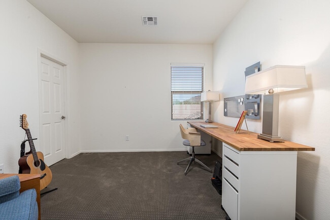 Building Photo - 3252 W Gran Paradiso Dr