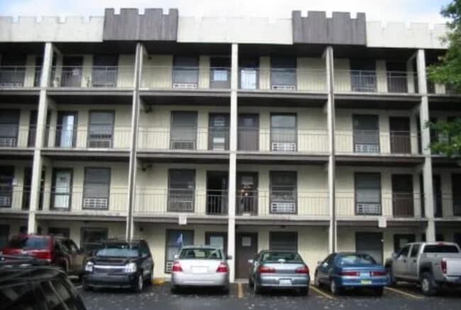 Building Photo - 4012 DuPont Cir