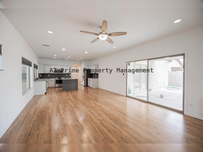 Building Photo - 7111 S 21st Dr