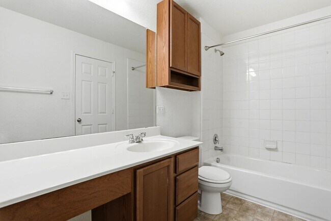 Building Photo - Spacious 4-Bedroom Home with Flexible Floor Plan in Growing West San Antonio