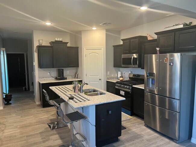 Building Photo - 4555 Marisabel Azcarate St