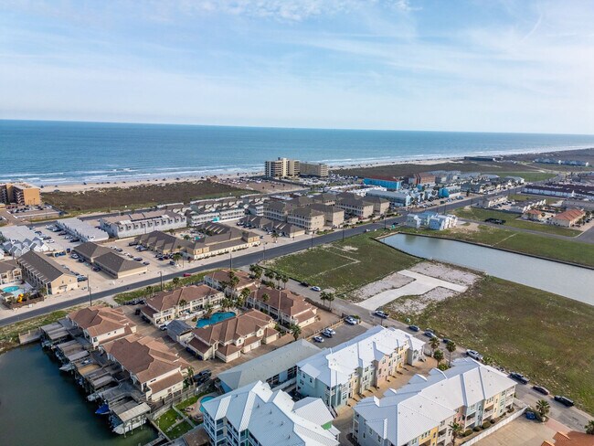 Building Photo - 14898 Granada Dr