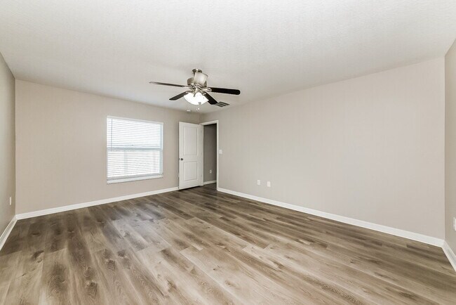 Building Photo - 1758 Broad Winged Hawk Dr