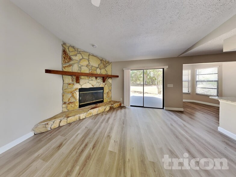 Building Photo - 23515 Shining Star Dr