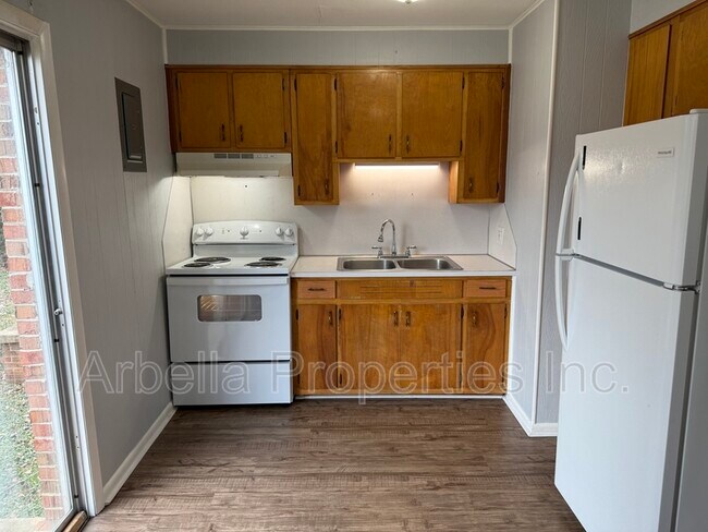 Building Photo - 1404 Bloomingdale Rd