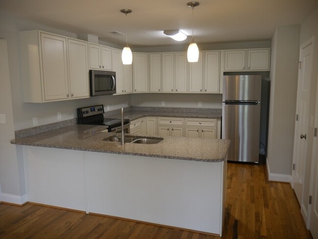 Building Photo - 835 Garner St