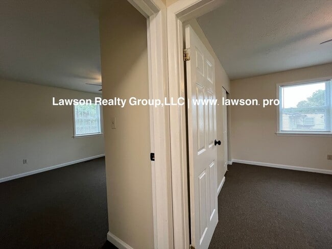 Building Photo - 1022 Niagara Rd