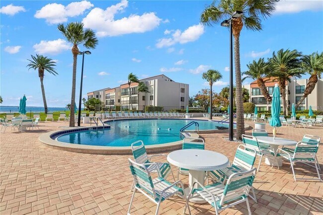 Building Photo - 855 Bayway Blvd