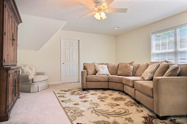 Building Photo - 1440 River Pine Dr
