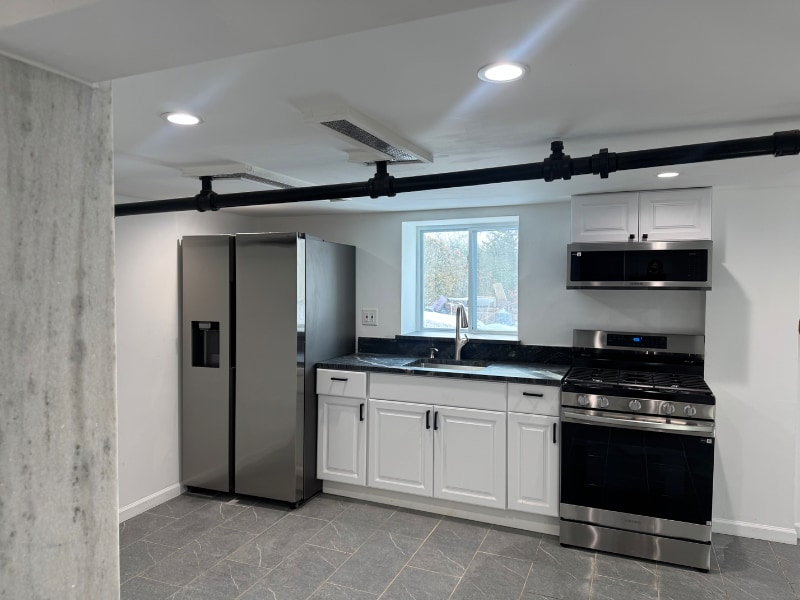 Building Photo - 9 Lawrence Ave