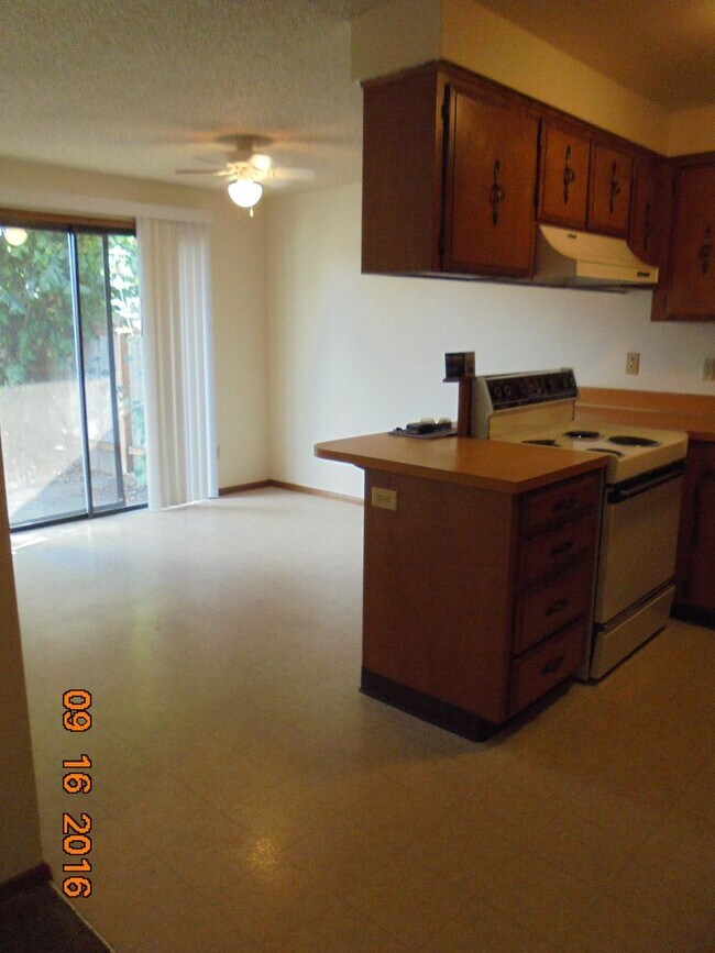 Building Photo - 312 NE 24th St