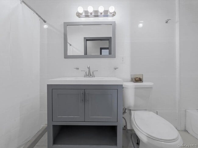 Building Photo - 335 E 52nd St