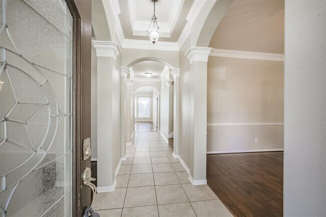 Building Photo - 15810 Cypress Hall Dr