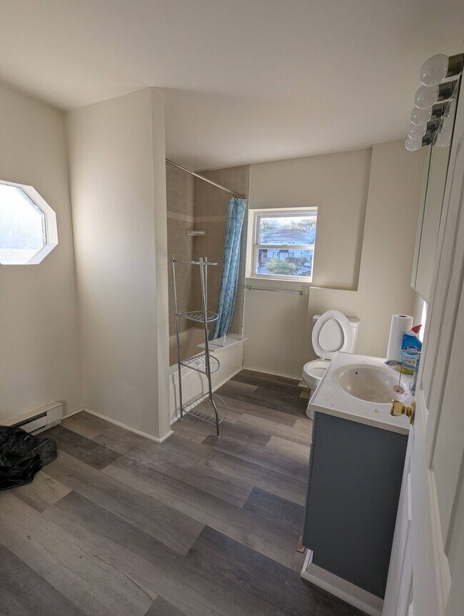 Building Photo - Charming newly updated home in the Pikeside neighborhood close to Proctor and Gamble.