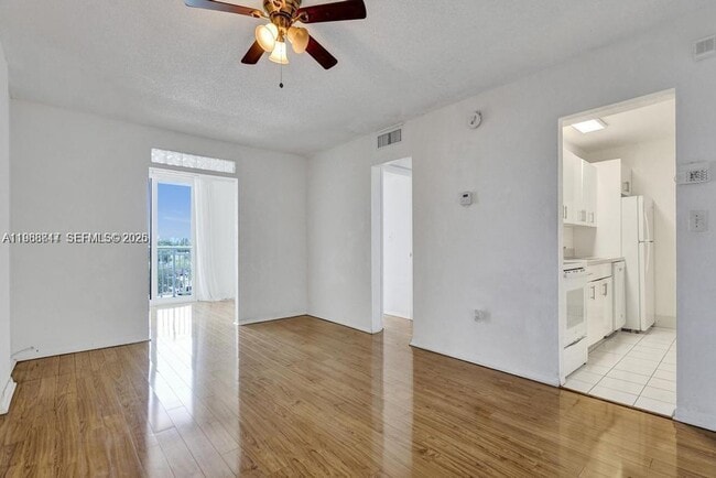 Building Photo - 1251 NE 108th St