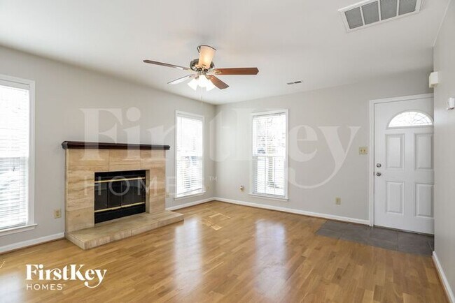 Building Photo - 8947 Chesham Dr