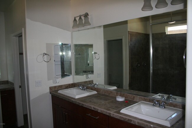 Building Photo - 10765 W Bronco Trail