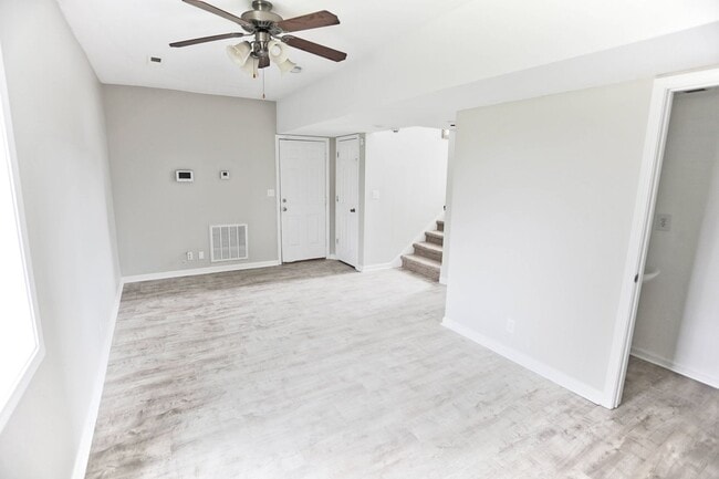 Building Photo - 3137 Little Grove Ln