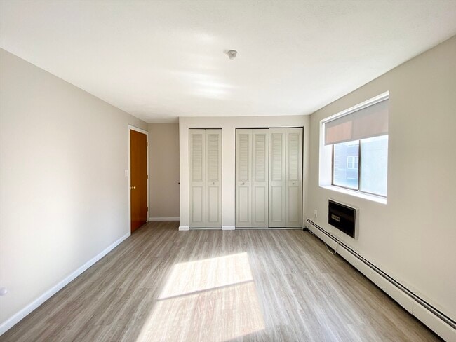 Building Photo - 128 Salem St