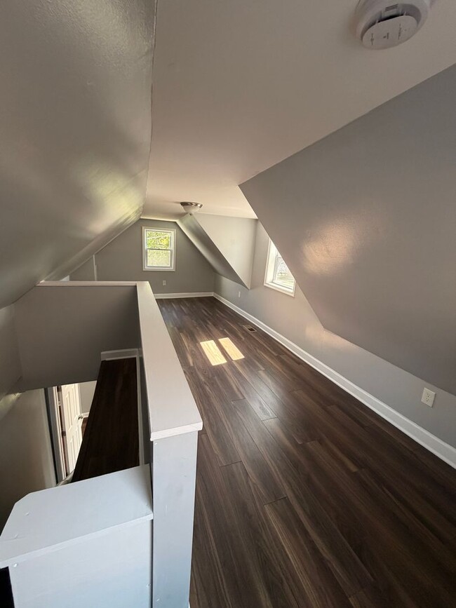 Building Photo - 1803 Homberg Ave