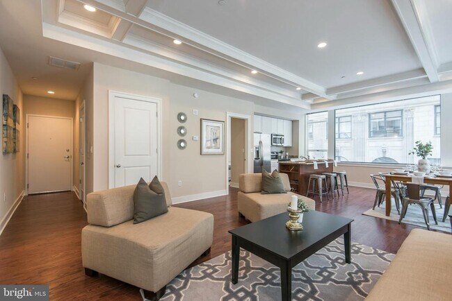 Building Photo - 1501 Locust St