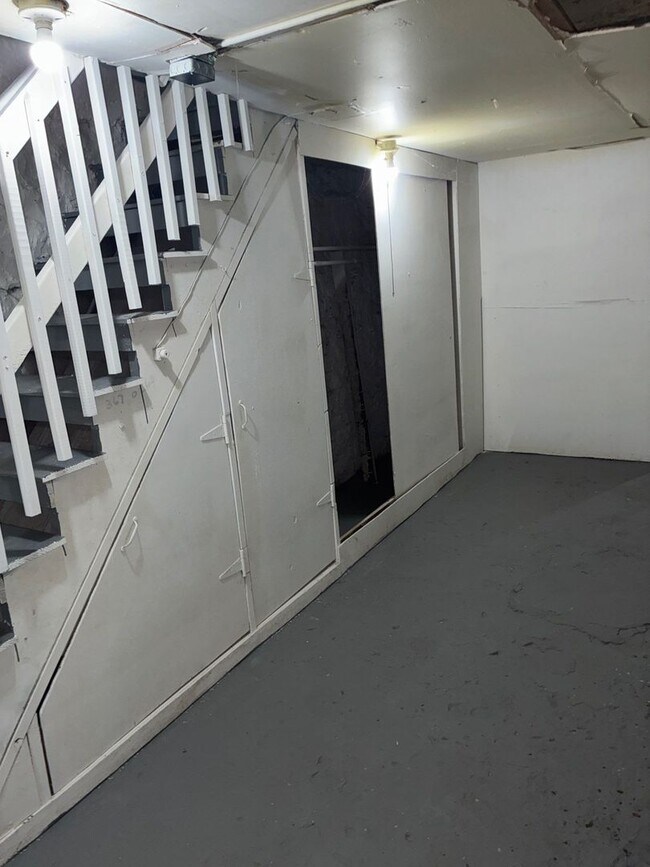 Building Photo - 1513 N Ellamont St