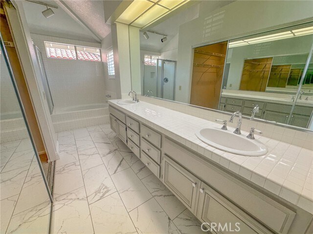 Building Photo - 26595 Sierra Vista