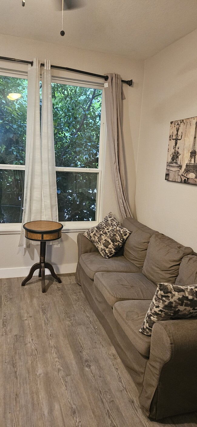 Building Photo - 3014 E 16th St