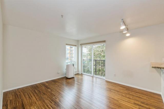 Building Photo - 1 bedroom in Seattle WA 98109