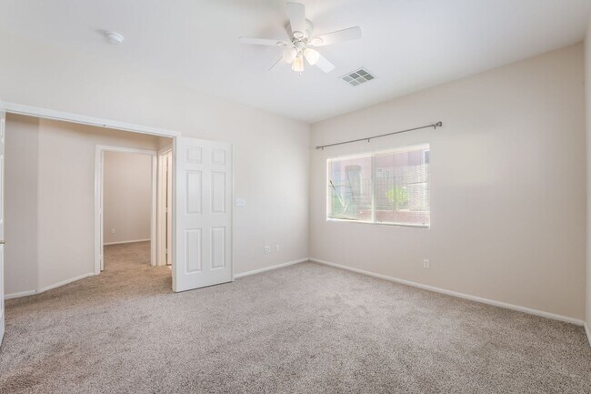 Building Photo - Beautiful Single Story Home with 3 Bedroom...
