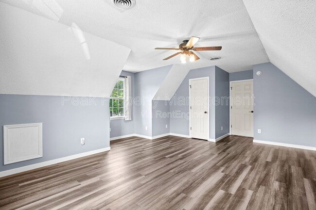 Building Photo - 5824 Silver Fox Ln