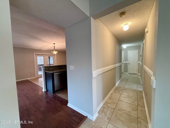 Building Photo - 9612 Clinton Corners Dr