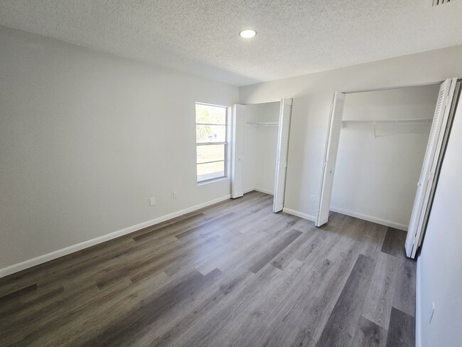 Building Photo - 843 42nd St S