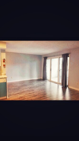 Living room - 1350 S College Mall Rd