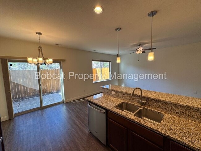 Building Photo - 1230 Saltern Dr