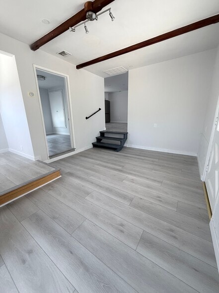 Building Photo - 2826 Altura Ave