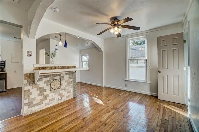 Building Photo - Cute 2 bed 1 bathroom home in Shawnee!