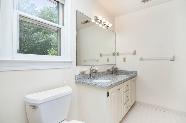 Building Photo - 2617 All Saints Ct
