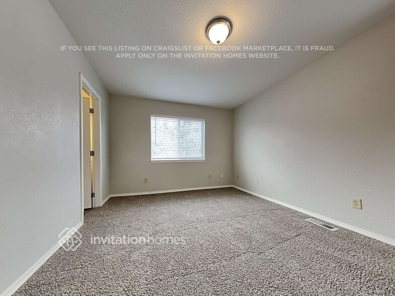 Building Photo - 1722 Mapleview Ct NE