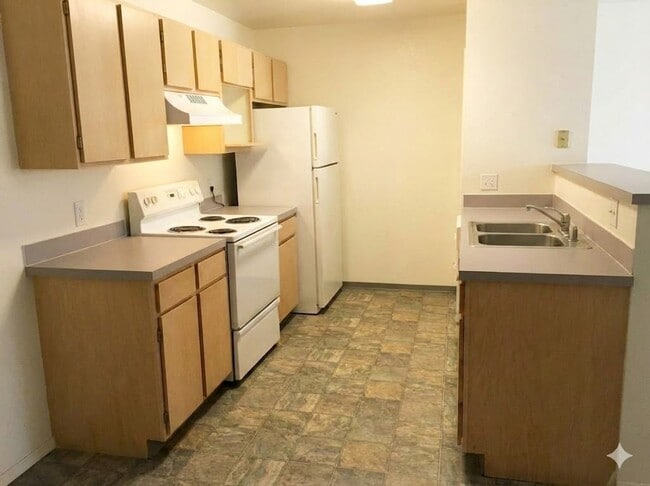 Building Photo - 131 Baker St