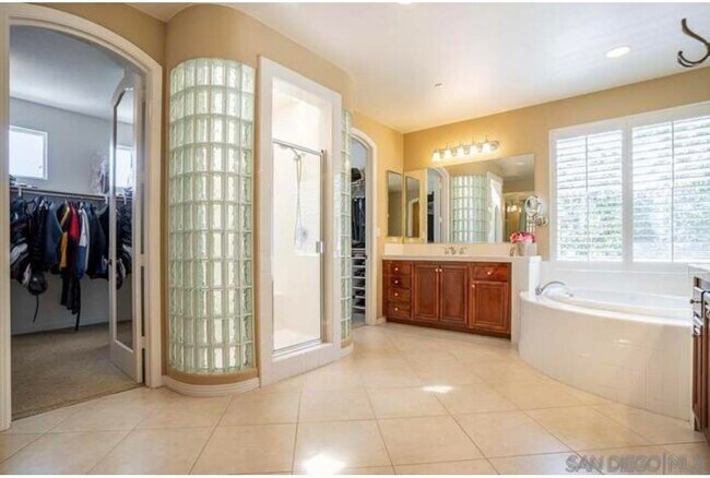 Building Photo - 16624 Santa Mariana Ct