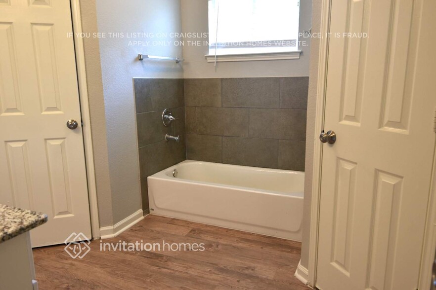 Building Photo - 653 Lemon Dr