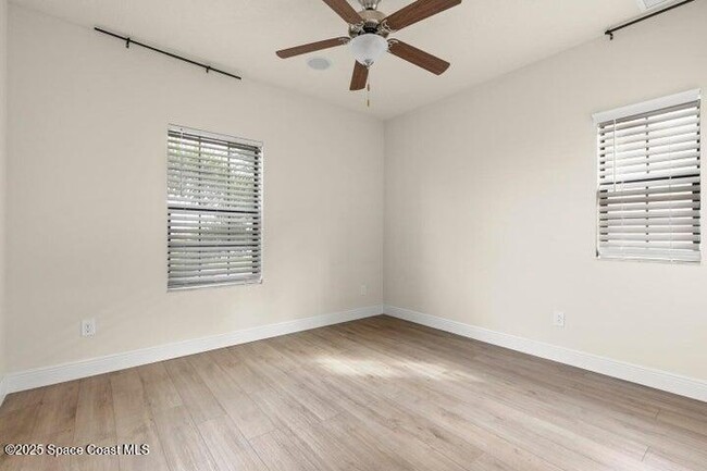 Building Photo - 7065 Primavera Ln