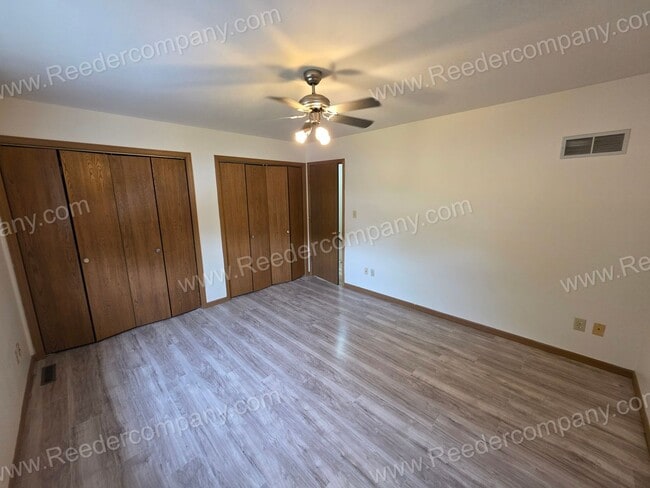 Building Photo - Spacious 2 bedroom 2 bathroom duplex in Hi...