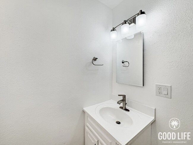 Building Photo - Bright, Newly Renovated 2BR in Peaceful UTC Community