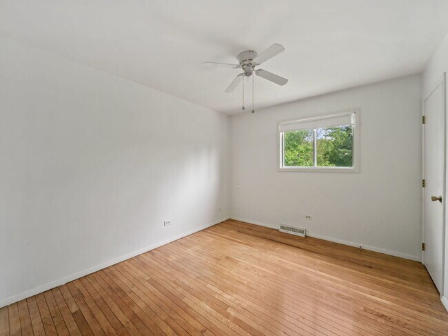Building Photo - 189 S Park Blvd