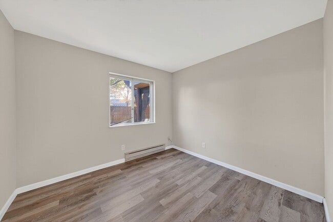 Building Photo - 8727 Sieloff Dr