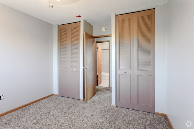 2BR, 1.5BA - 750 SF - Echo Rivers
